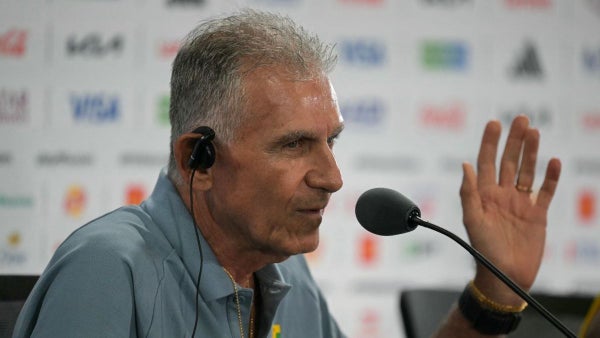 Queiroz recordó su etapa en Colombia antes de enfrentarlo: “Pasaban cosas extrañas”