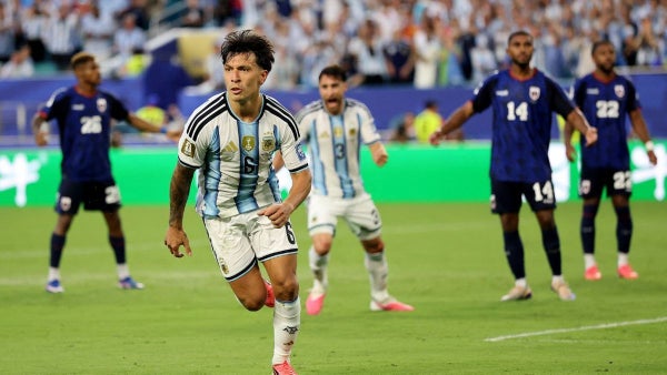 [Video] Lisandro Martínez hizo un golazo para el 2-1 de Argentina ante Cabo Verde