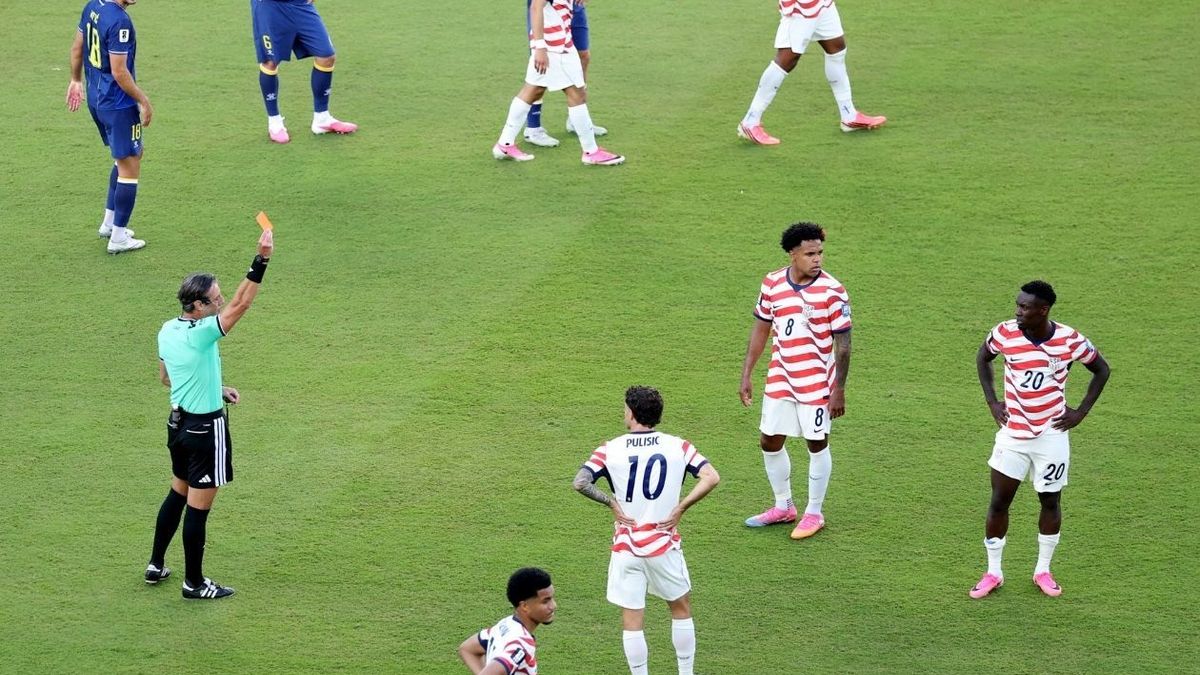 La FIFA le quitó la tarjeta roja a Folarin Balogun de Estados Unidos en el Mundial