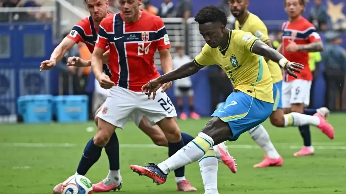 Brasil lo intentó con Vinícius.