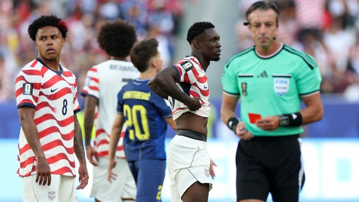 USA fue favorecido por FIFA y recupera jugador expulsado
