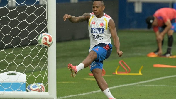 Jáminton Campaz envió mensaje a Suiza: