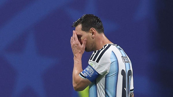 [Video] Palazo de Messi en Argentina vs Egipto luego de un tiro libre
