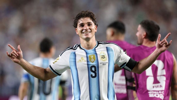 [Video] Julián Álvarez hizo un golazo: 2-1 y Argentina se va arriba ante Suiza