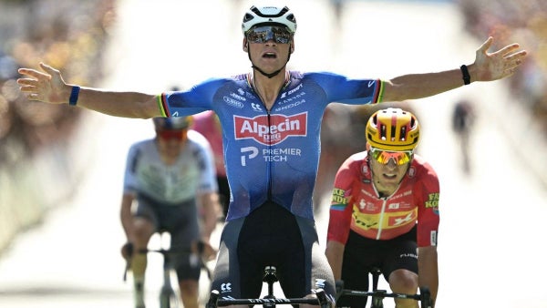 Mathieu van der Poel ganó la novena etapa del Tour de Francia; Pogacar sigue de líder
