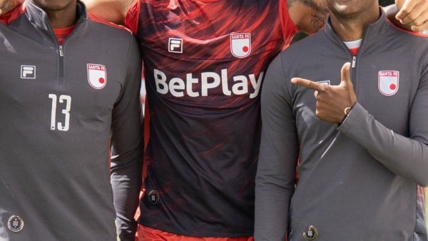 Santa Fe hizo oficial la salida de 3 jugadores
