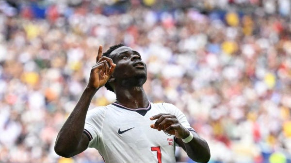 VIDEO: Bukayo Saka convierte e Inglaterra le gana 4 a 0 a Francia