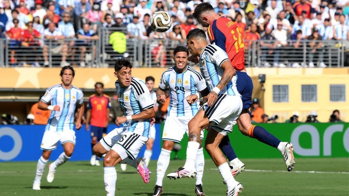 Cabezazo de Laporte
