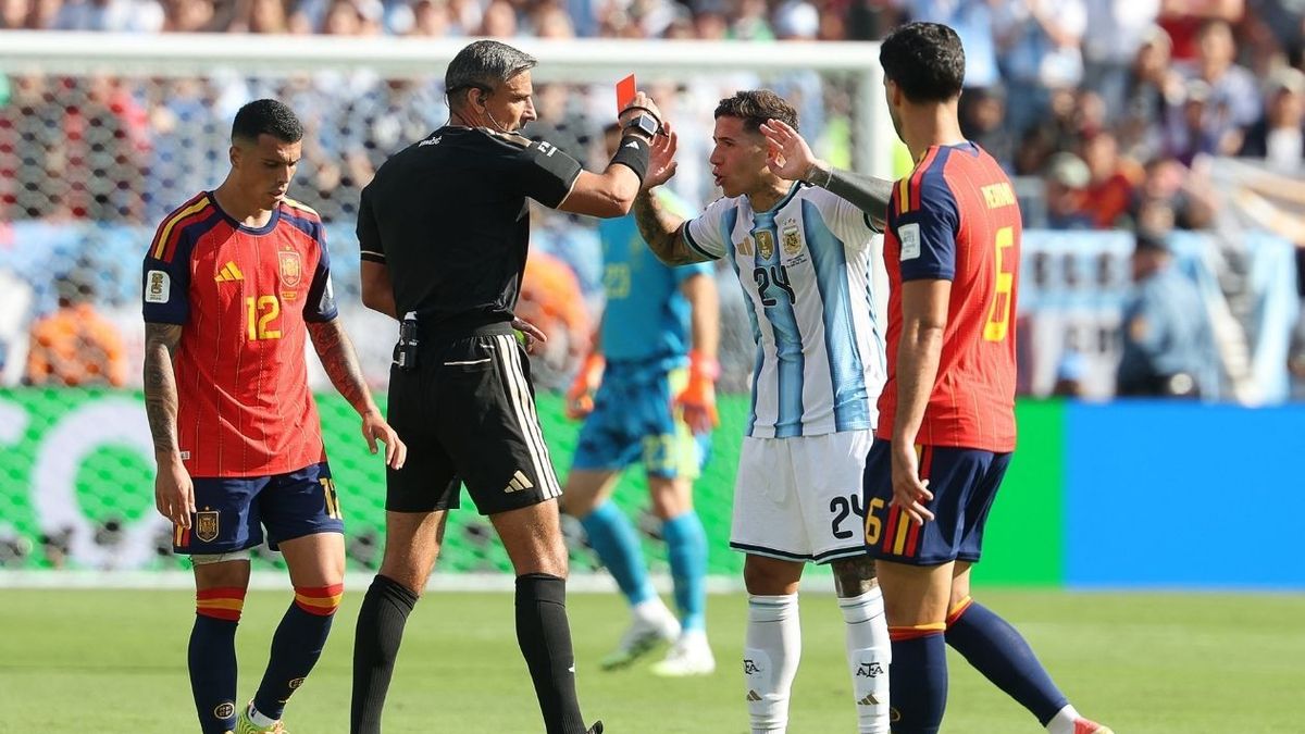 Roja a Enzo Fernández