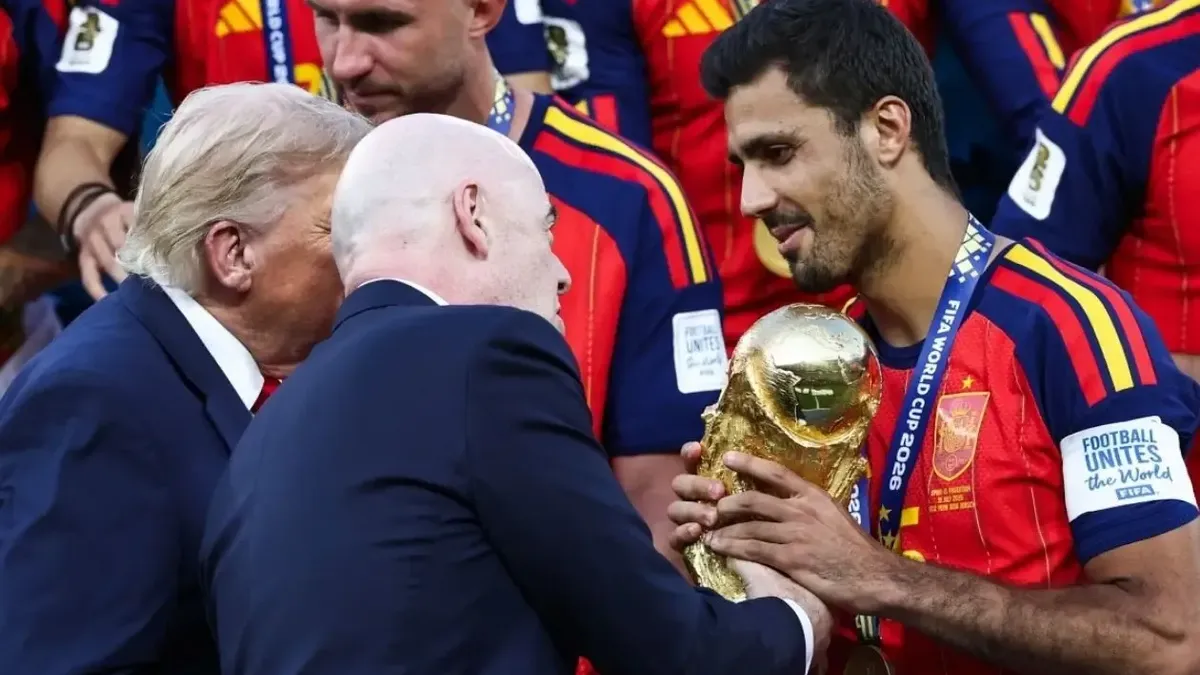 Rodrigo Hernández, elegido el mejor jugador del Mundial.