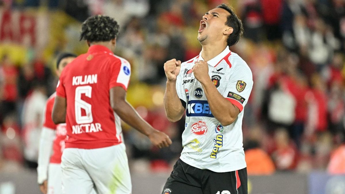 Santa Fe vs. Caracas.