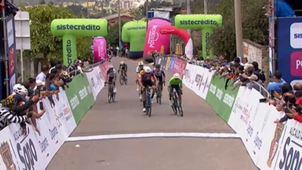 Estiven García ganador de la etapa reina de la Vuelta de la Juventud Sistecrédito; así quedó la general