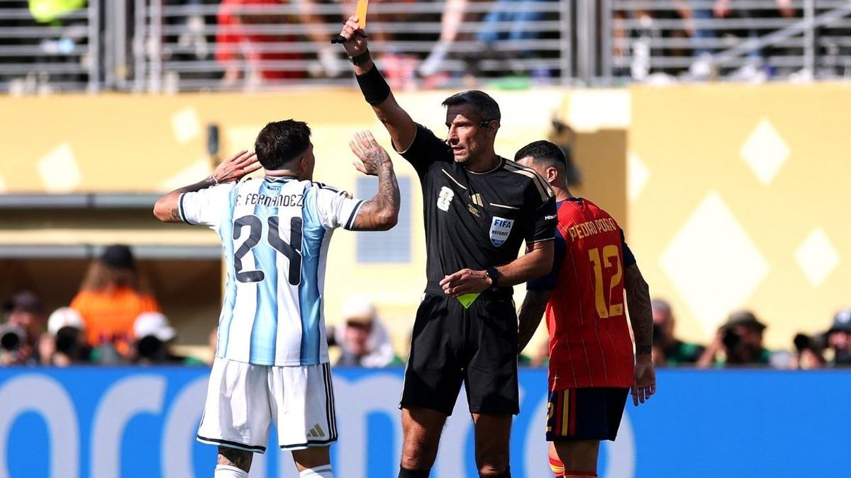 Slavko Vincic anunció su retiro del arbitraje profesional.