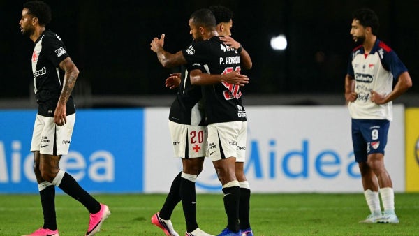 [VIDEO] Medellín sufrió golpe agónico: Vasco aprovechó craso error y marcó golazo