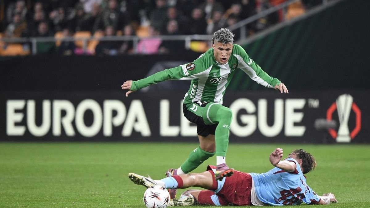 Nelson Deossa marcó gol en Betis