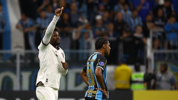 [Video] Con golazo de Dairon Asprilla, Bolívar eliminó a Gremio de la Sudamericana