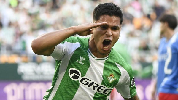 [Video] Cucho Hernández hizo gol en Real Betis 2-2 Bournemouth