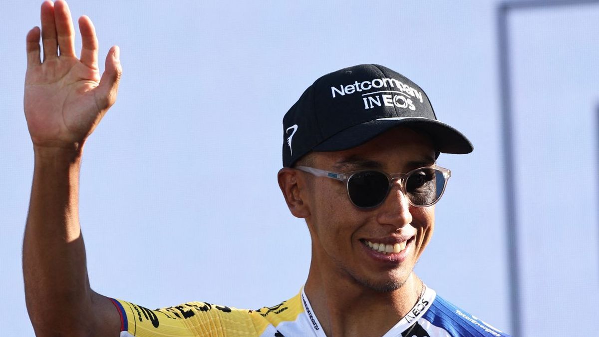El Ineos de Egan hizo oficial la llegada de un ciclista colombiano