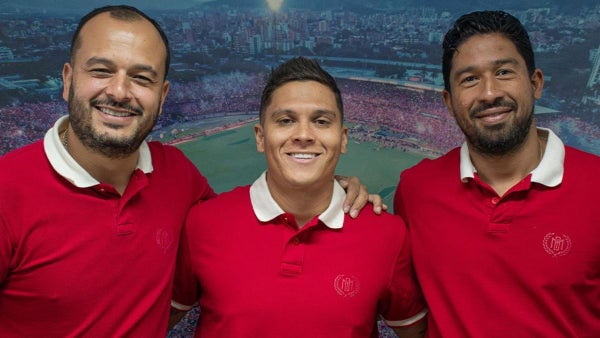 Medellín acabó la espera: Juan Fernando Quintero oficialmente firmó contrato