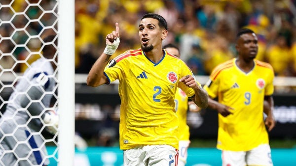 Crystal Palace recibió trato para la salida de Daniel Muñoz