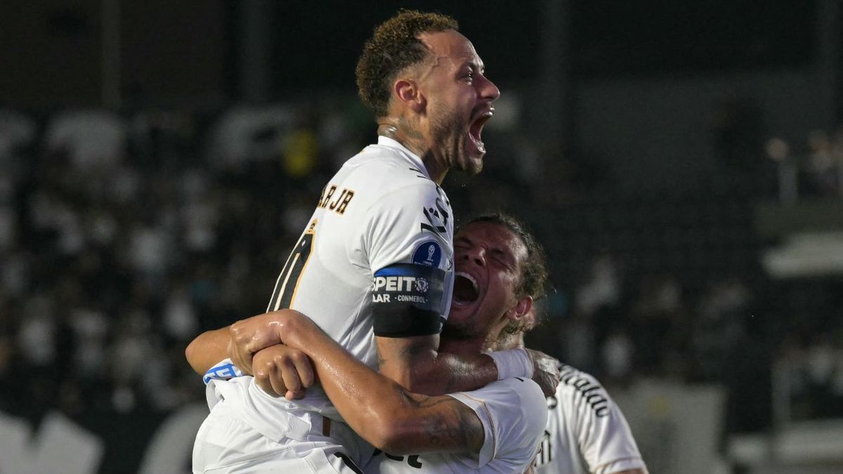 [Video] Neymar, guio la remontada de Santos, que sueña con la Sudamericana