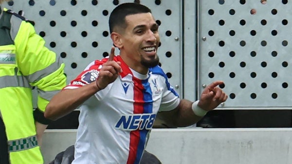 Daniel Muñoz tiene mercado en la Premier League: tres equipos lo quieren