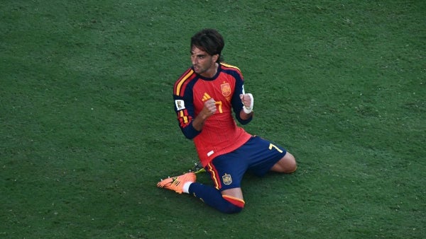 Ferran Torres se despide del Barcelona y ficha por el PSG