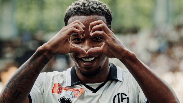 Beckham Castro brilla en Europa con triplete tras dejar a Millonarios