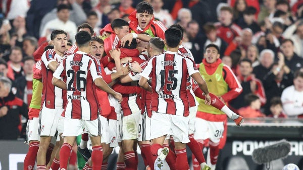 River, con más dudas que certezas: la probable alineación vs Santa Fe