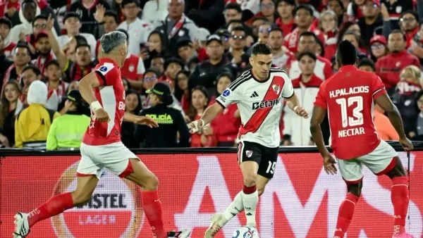 ¡Alarma en El Campín! Fuerte choque dejó a Daniel Torres fuera del partido