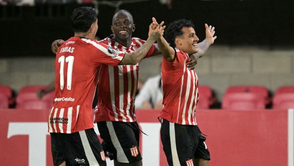 Edwuin Cetré definió su futuro: ¿Firmará con Nacional de Uruguay?