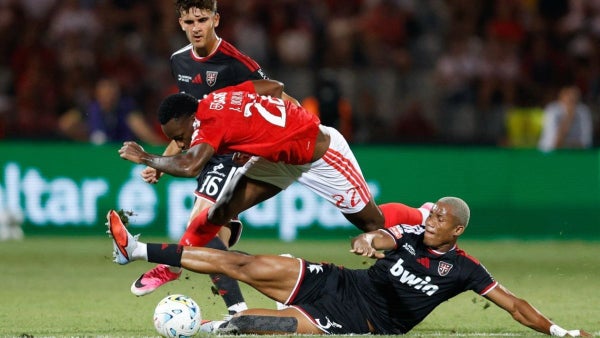 Jhon Durán se fue en blanco: en Europa League no pudo ser para el atacante