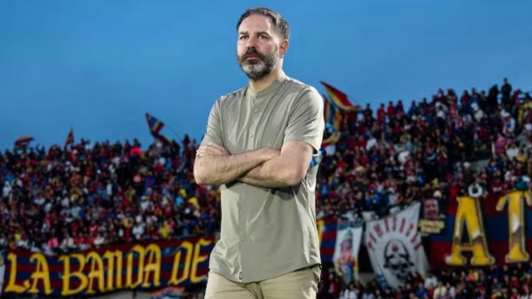 Pasto tiene problemas para despedir a Jonathan Risueño