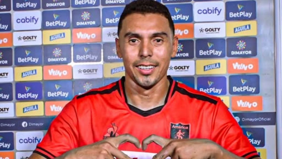 Daniel Bocanegra le dio duro golpe a América