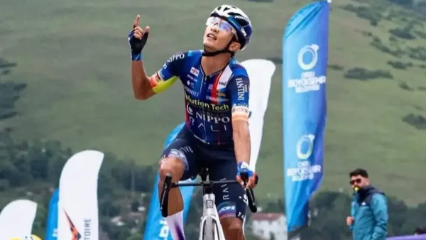 ¿Quién es el colombiano que fichó por el Caja Rural? Llegó por dos temporadas