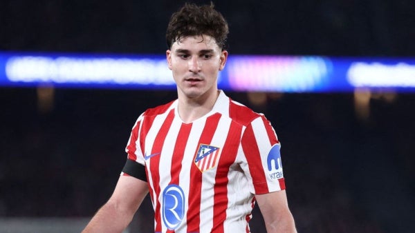 Lío en España: Barcelona y Atlético de Madrid se pronuncian sobre Julián Álvarez