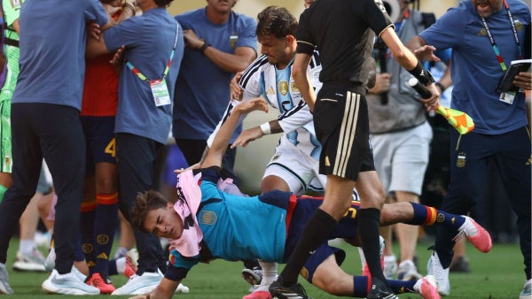 Argentina protagoniza nueva polémica con la FIFA por cambio de decisión