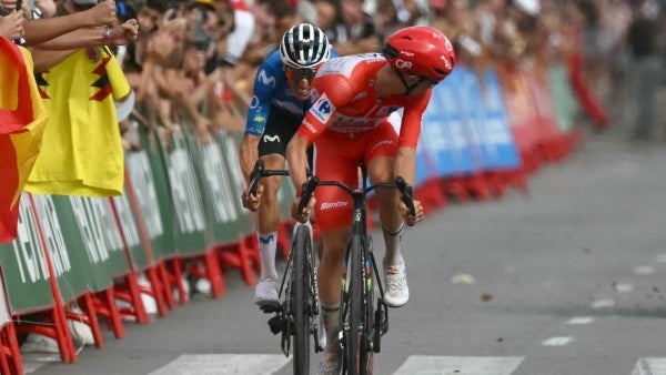 VIDEO: Tadej Pogačar sufre grave accidente en la Vuelta a España 2026
