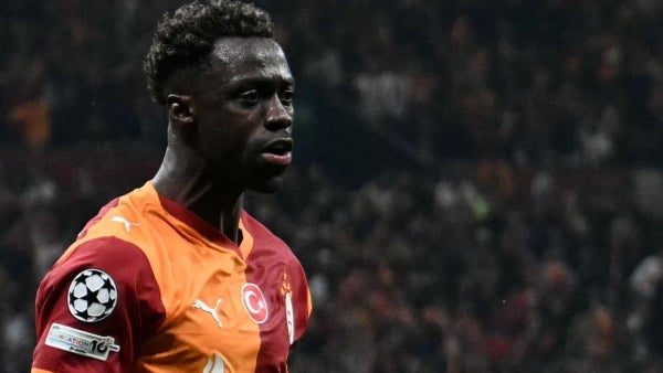 [VIDEO] Dávinson Sánchez marcó curioso gol en la victoria de Galatasaray