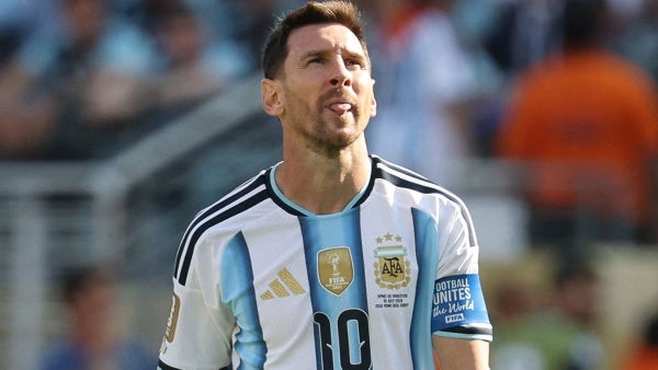 ¿Cuántos goles de tiro libre ha marcado Messi en su carrera?