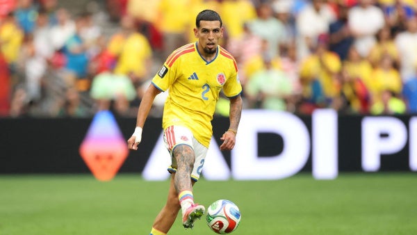 Daniel Muñoz al Nottingham Forest ¿Con quién tuvo emotivo encuentro?