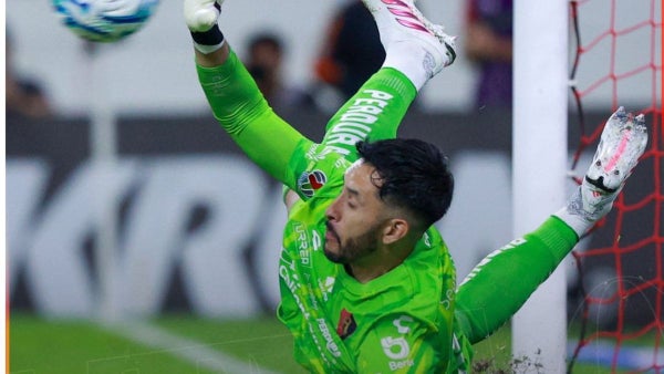 VIDEO - Otro penal atajado por Camilo Vargas en el empate de Atlas
