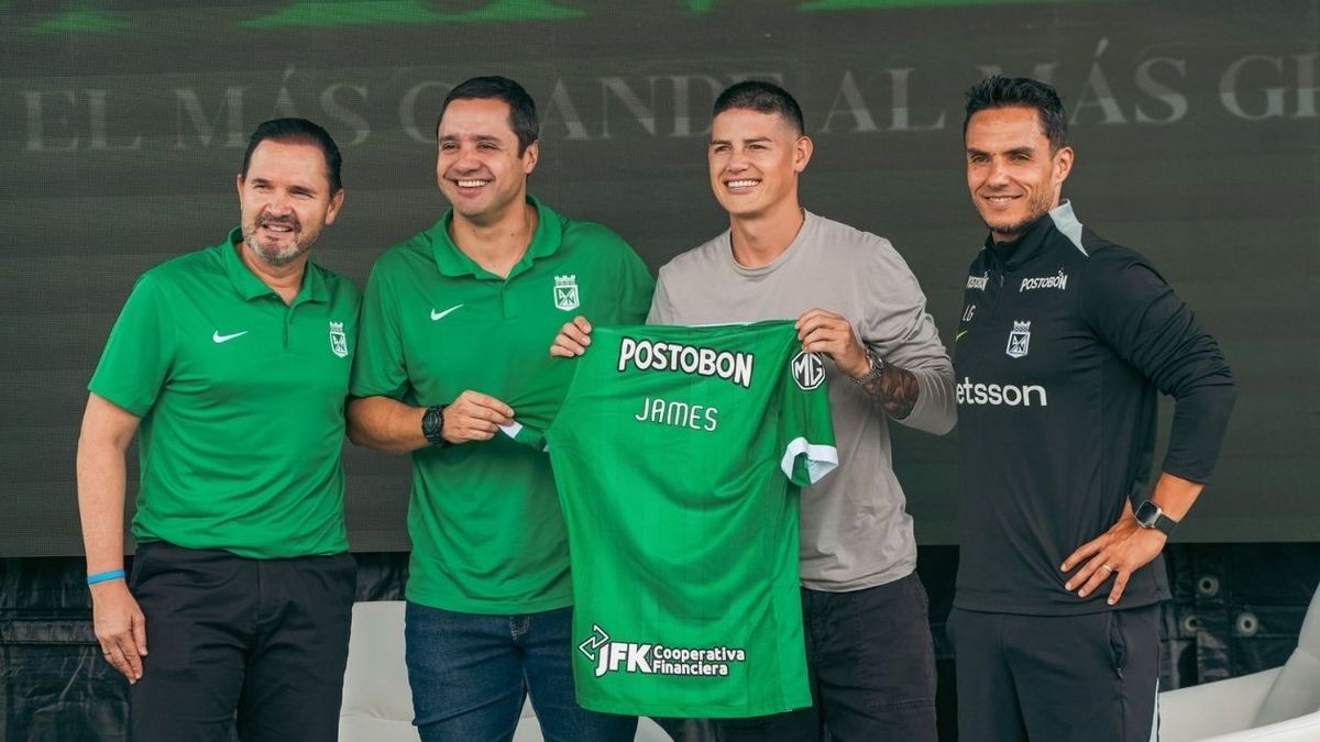 James es presentado en Atlético Nacional.