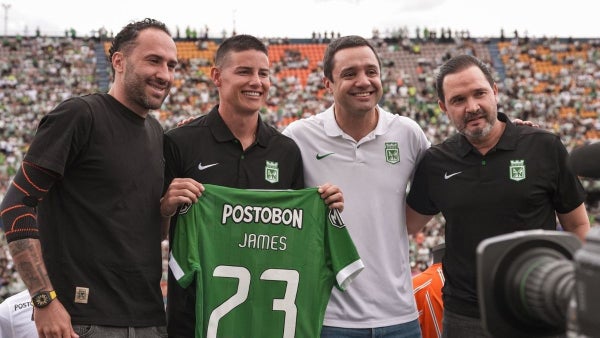 Así fue la presentación de James Rodríguez con Atlético Nacional en el Atanasio Girardot