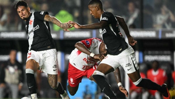 Santa Fe recibió un duro golpe: Vasco marcó el 1-0 en Sudamericana