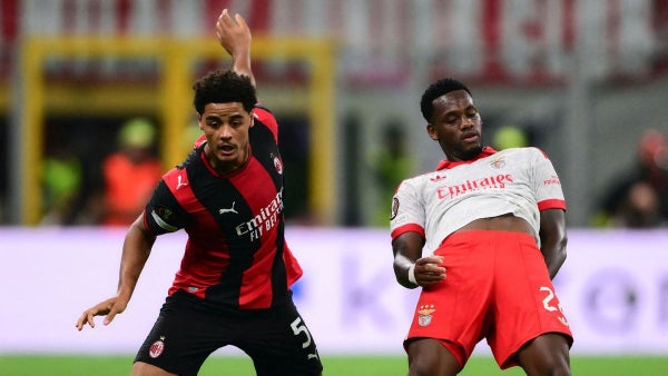 Jhon Durán fue titular en el triunfo de Benfica ante Milán: así calificaron al colombiano