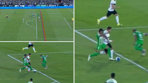 Jugador de Inter, de frente contra el arbitraje en el juego contra Atlético Nacional