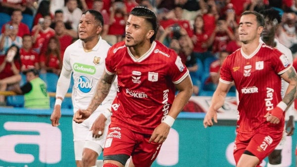¡Saluden al líder! América sigue en lo más alto tras derrotar a Águilas Doradas
