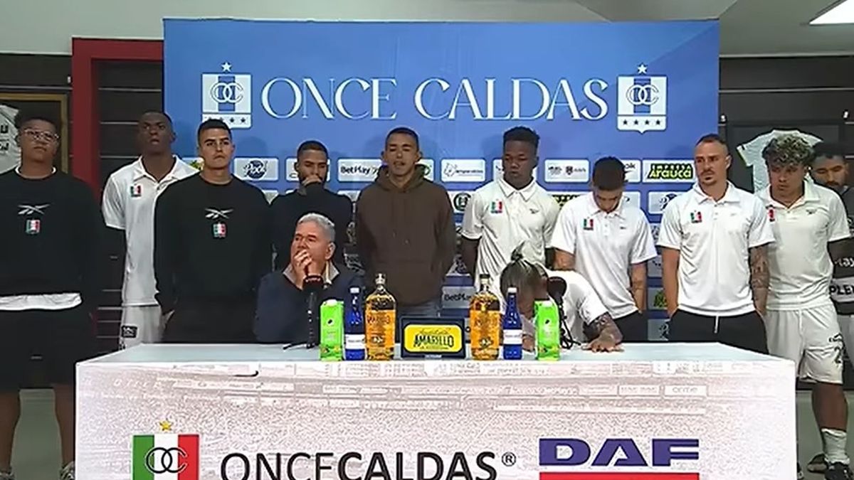Once Caldas respaldan al Arriero Herrera.