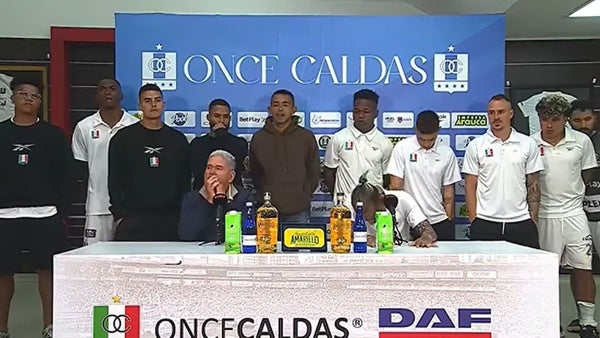 ¡No lo dejaron solo! Los jugadores de Once Caldas salieron en defensa del Arriero Herrera
